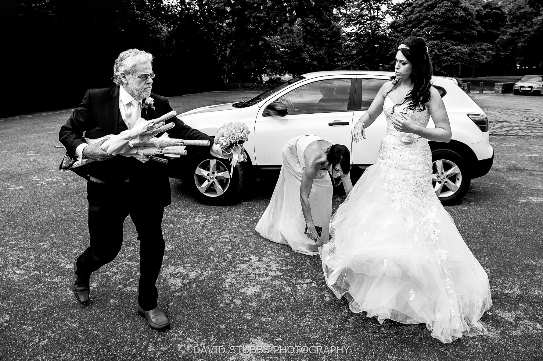 panic out of wedding car