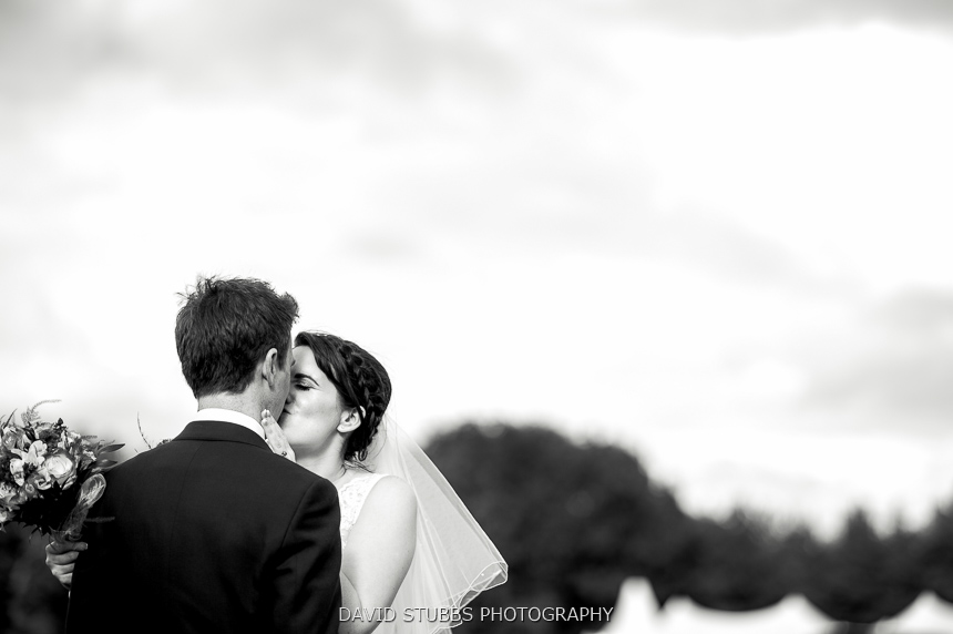 kissing