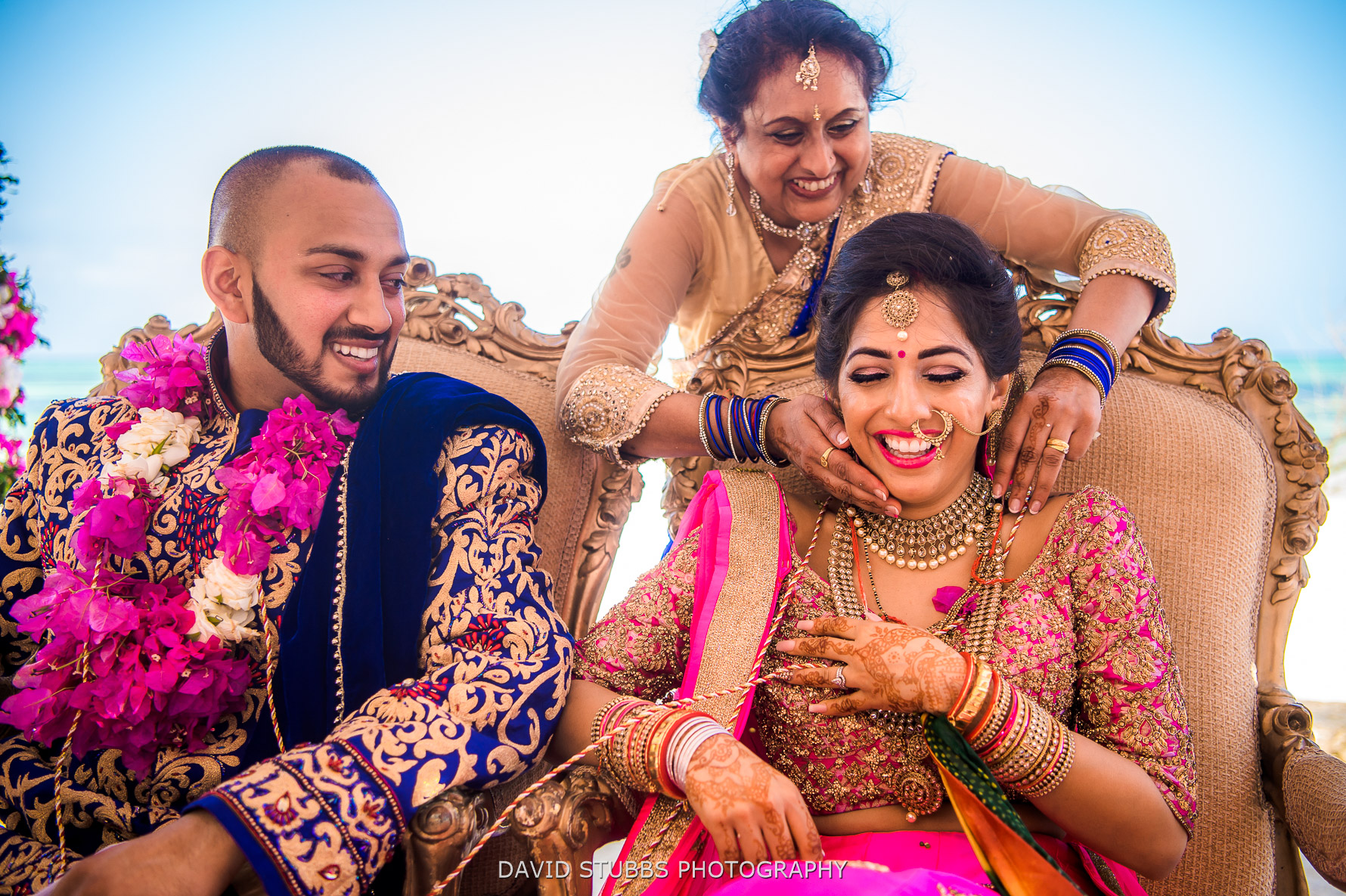 mum and wedding photographer